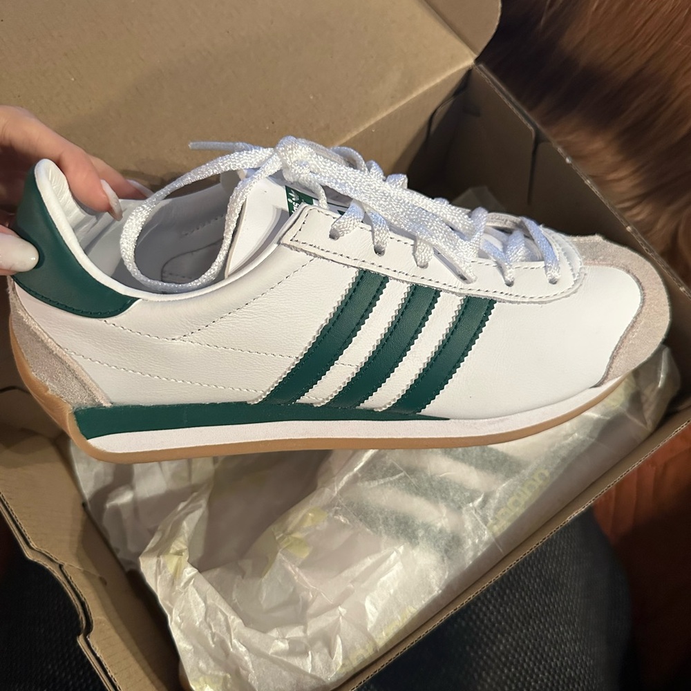 NIB Adidas Country OG Sneakers